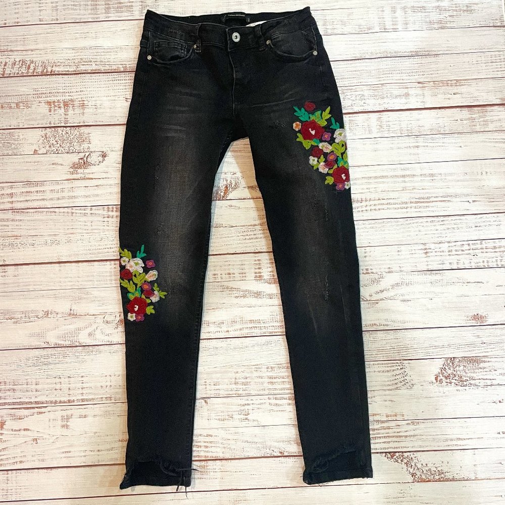 Women's Trafaluc By Zara Black Jeans with Floral Embroidery